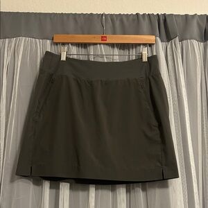 Athleta 17” Green SoHo Skort Size 10